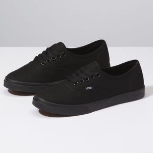 Black Authentic Lo Pro Vans
